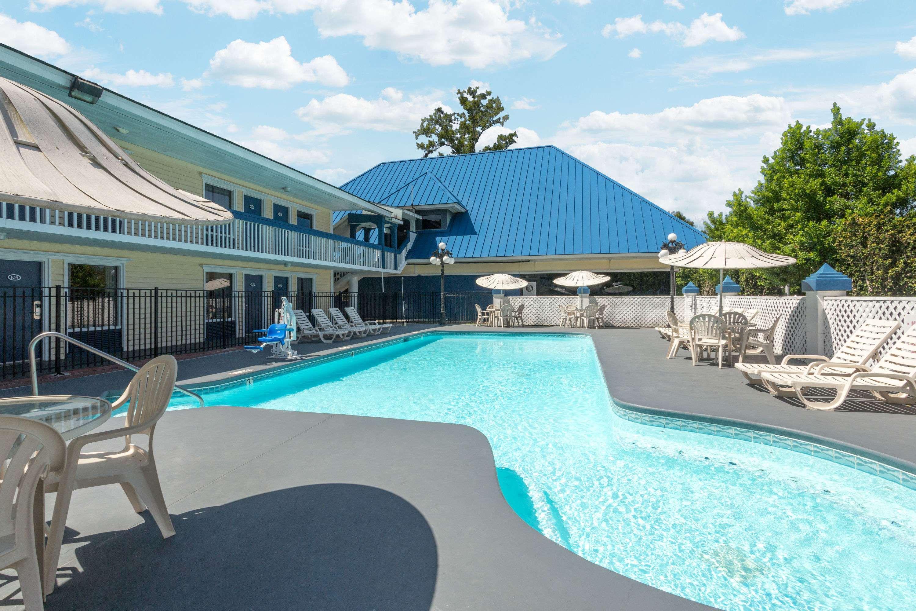 Days Inn By Wyndham Savannah Airport Eksteriør billede
