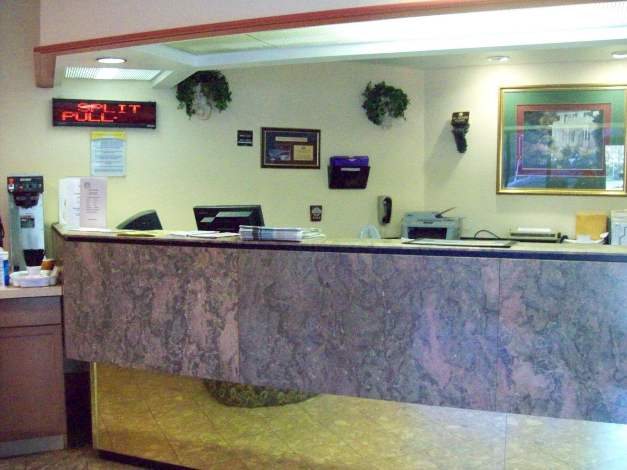 Days Inn By Wyndham Savannah Airport Eksteriør billede